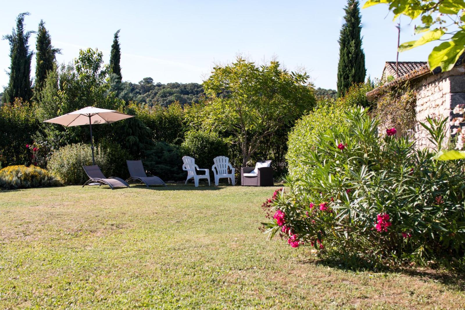 Mas De La Rivoire B&B Villevieille Exterior foto